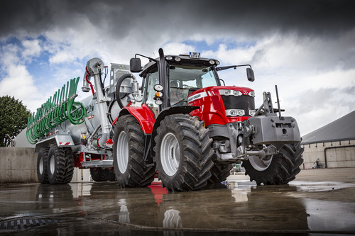 MF6718S mit Guellewagen